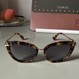 Sonix tortoise shell sunglasses cat eye